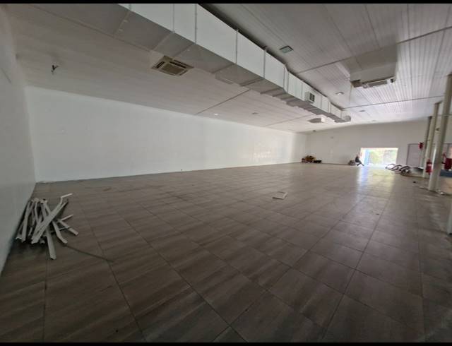 999M² WAREHOUSE TO LET IN KRAMERVILLE